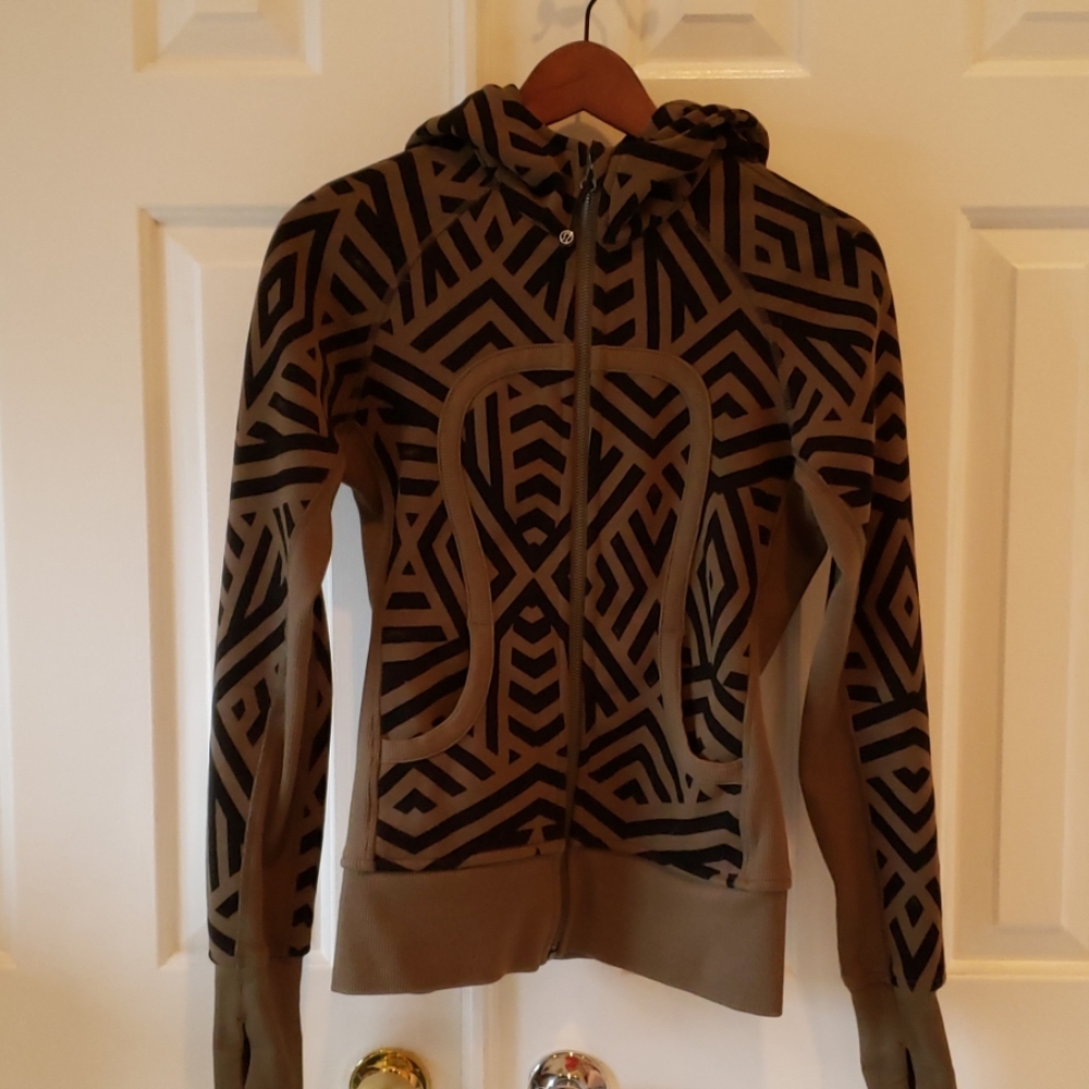 Lululemon thick sweater Size 4